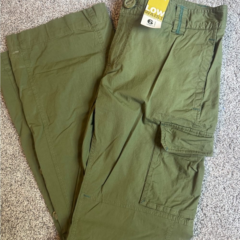Old Navy Olive Green Cargo Pants size 6 NWT